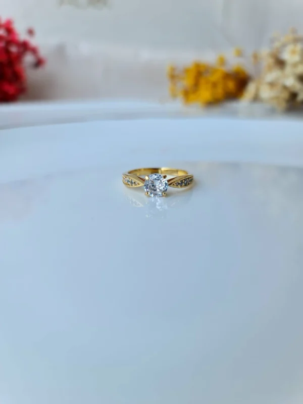 Solitário Camélia em Ouro 18k